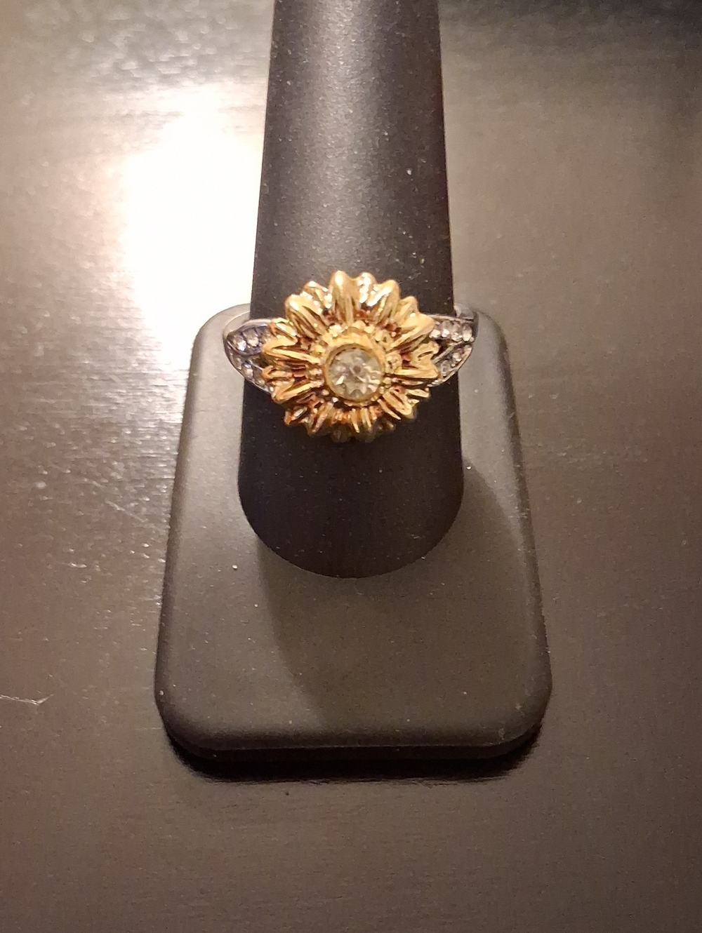 Two Tone Daisy Sunflower Ring Size 10.5 New In Box